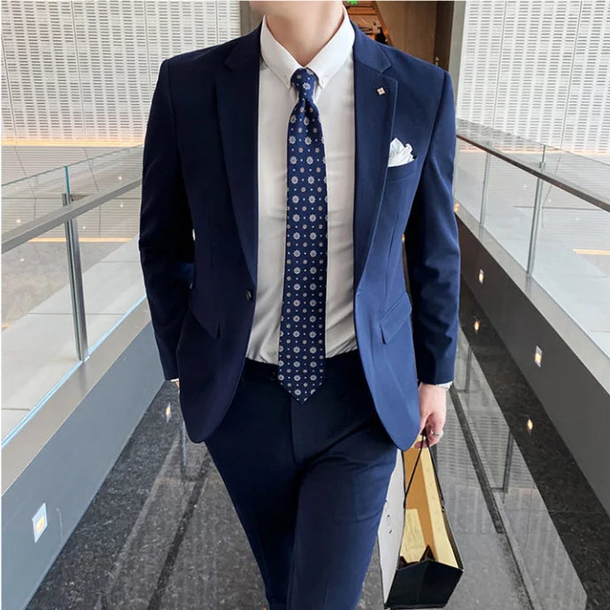 Timeless Suit with Tie Accent